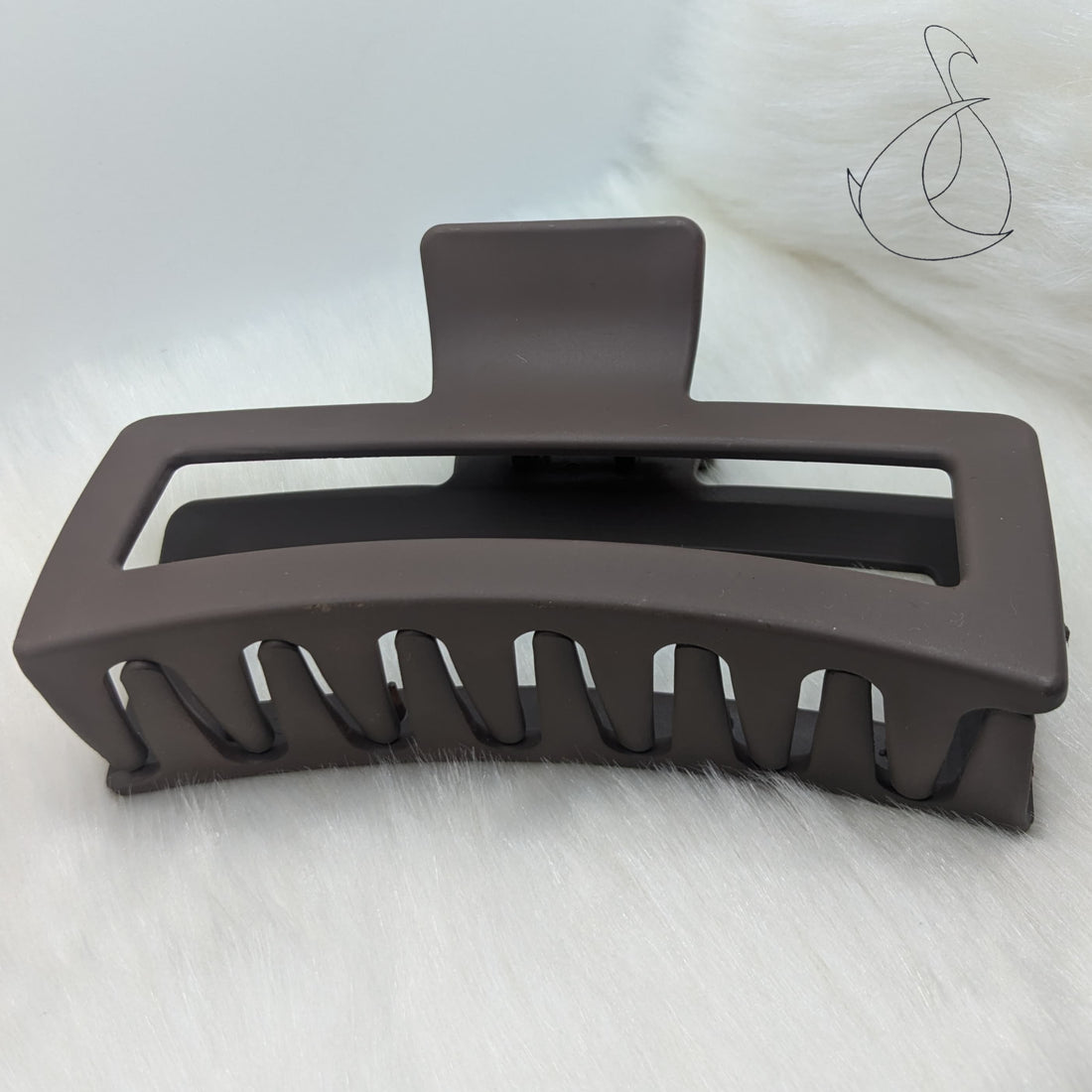 Matte-Finished Jumbo Hair Claw Clip
