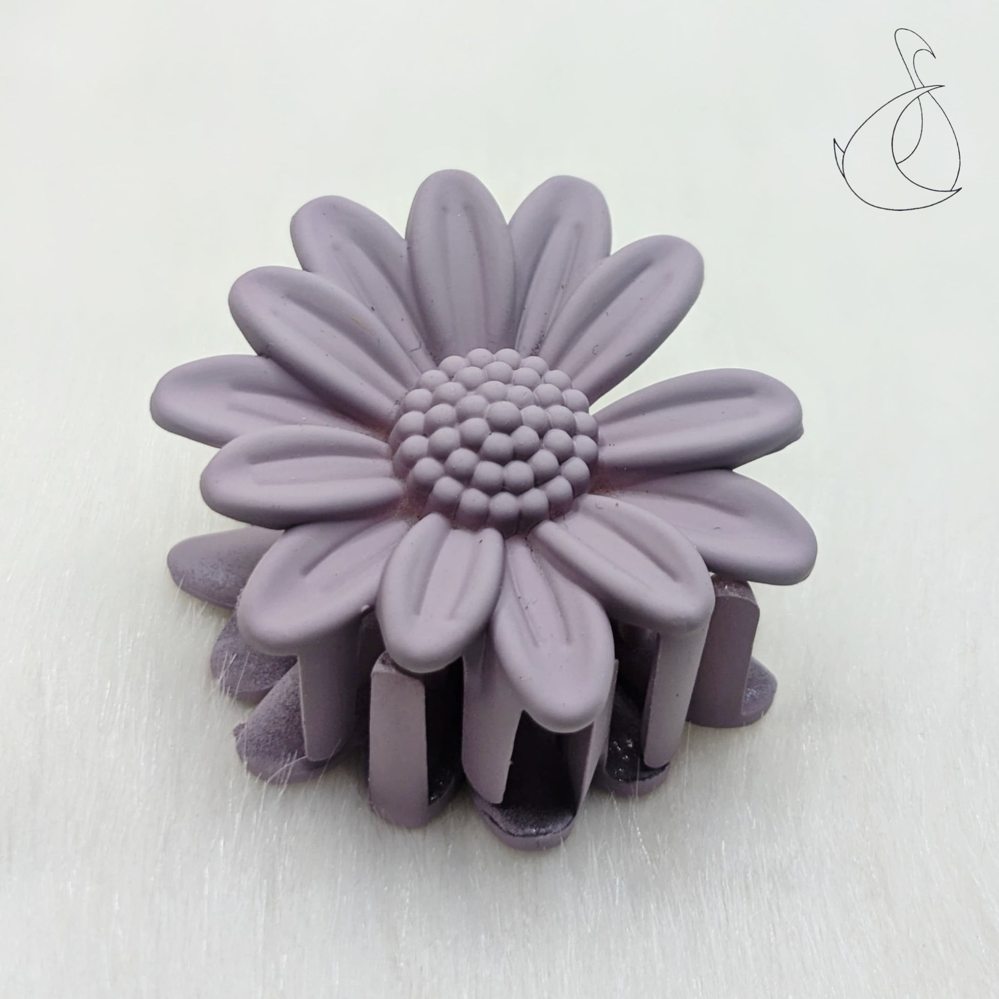 Matte Finished Daisy flower  Clip- Small