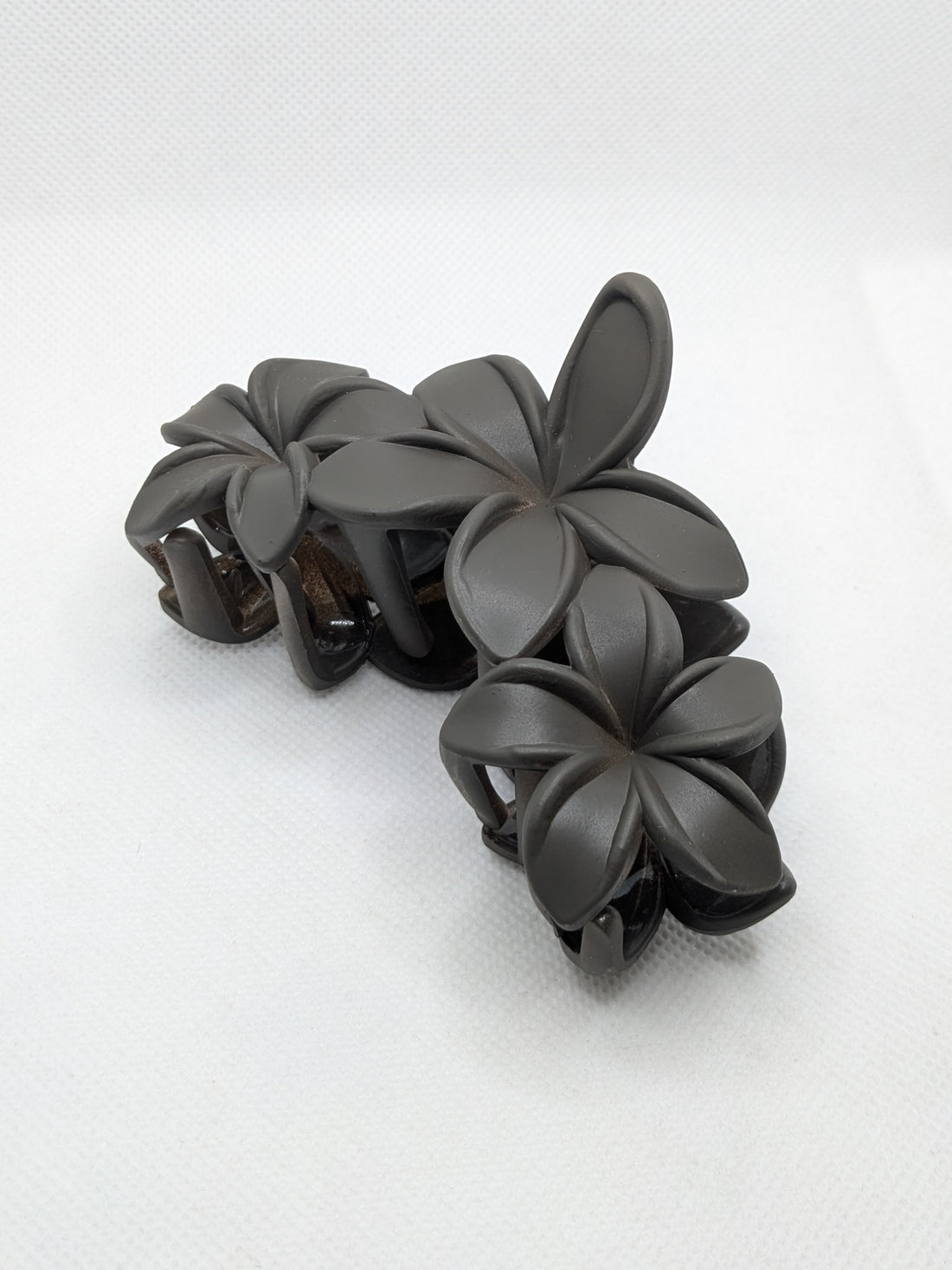 Matt Finished solid colour 3 flowers attached large Hair Claw Clip