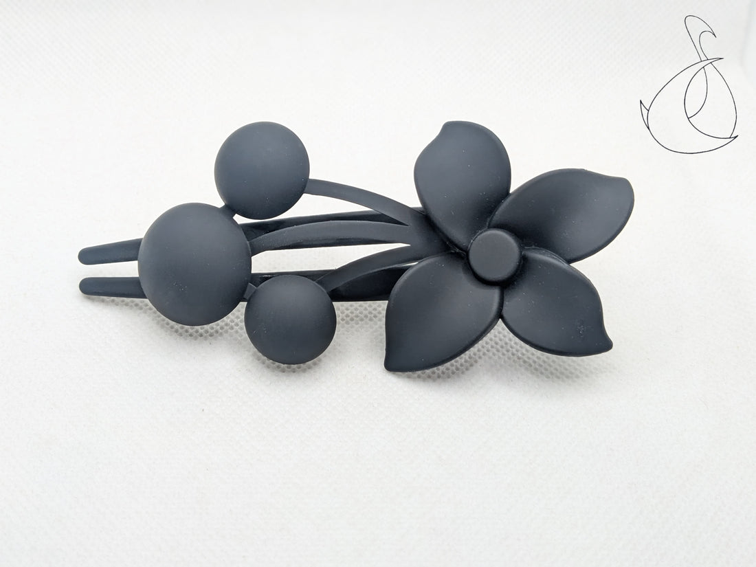 Matt-Finished Flower Hair Claw Clip