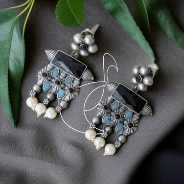 Tarunika Hook Earrings