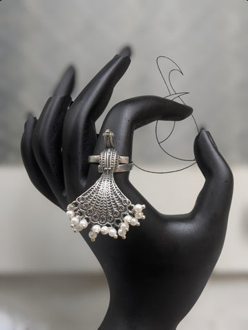 Nisha Finger Ring