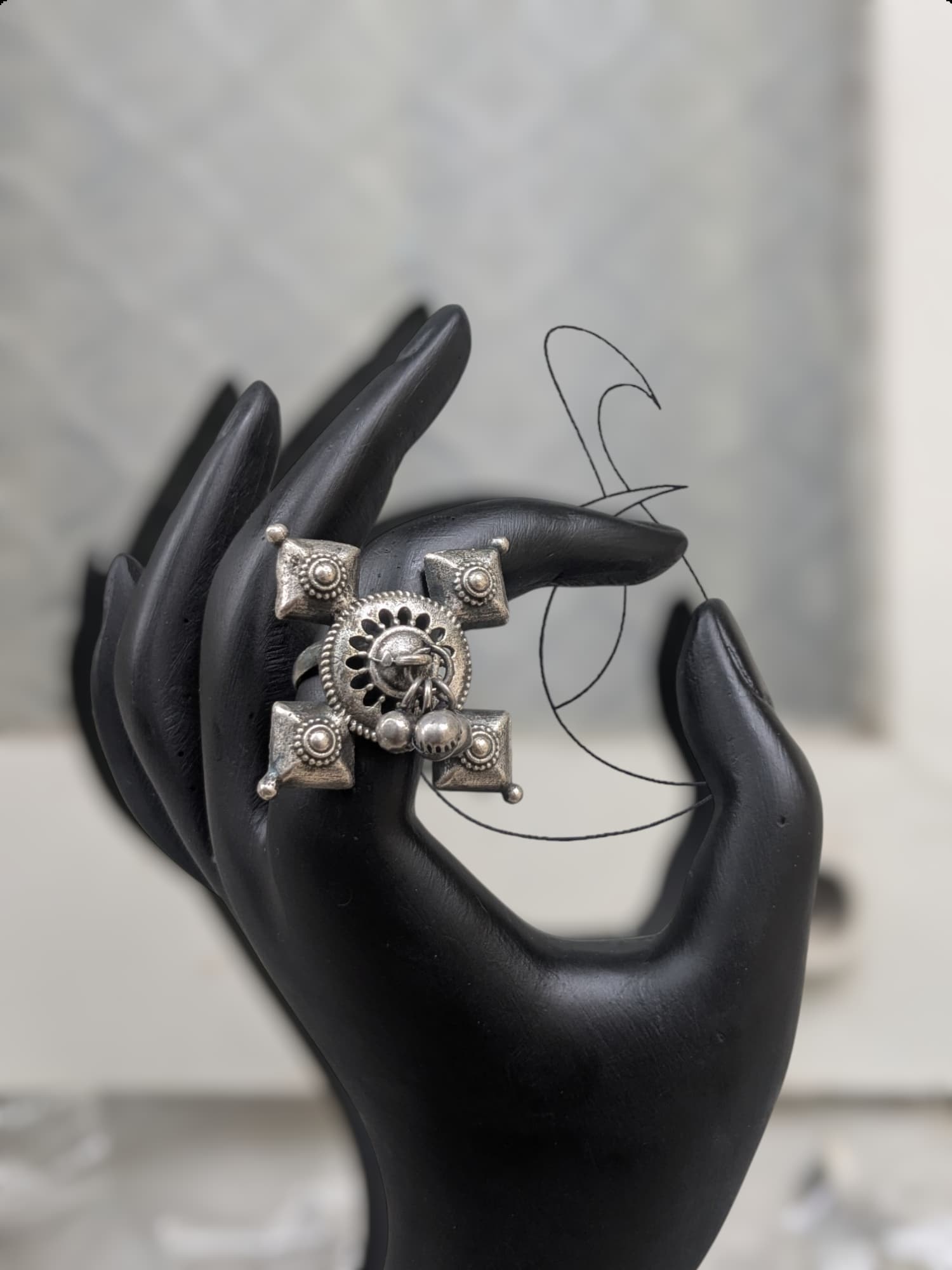 Manya Finger Ring