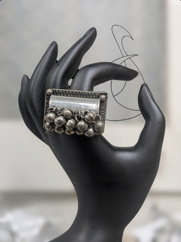 Leela Finger Ring