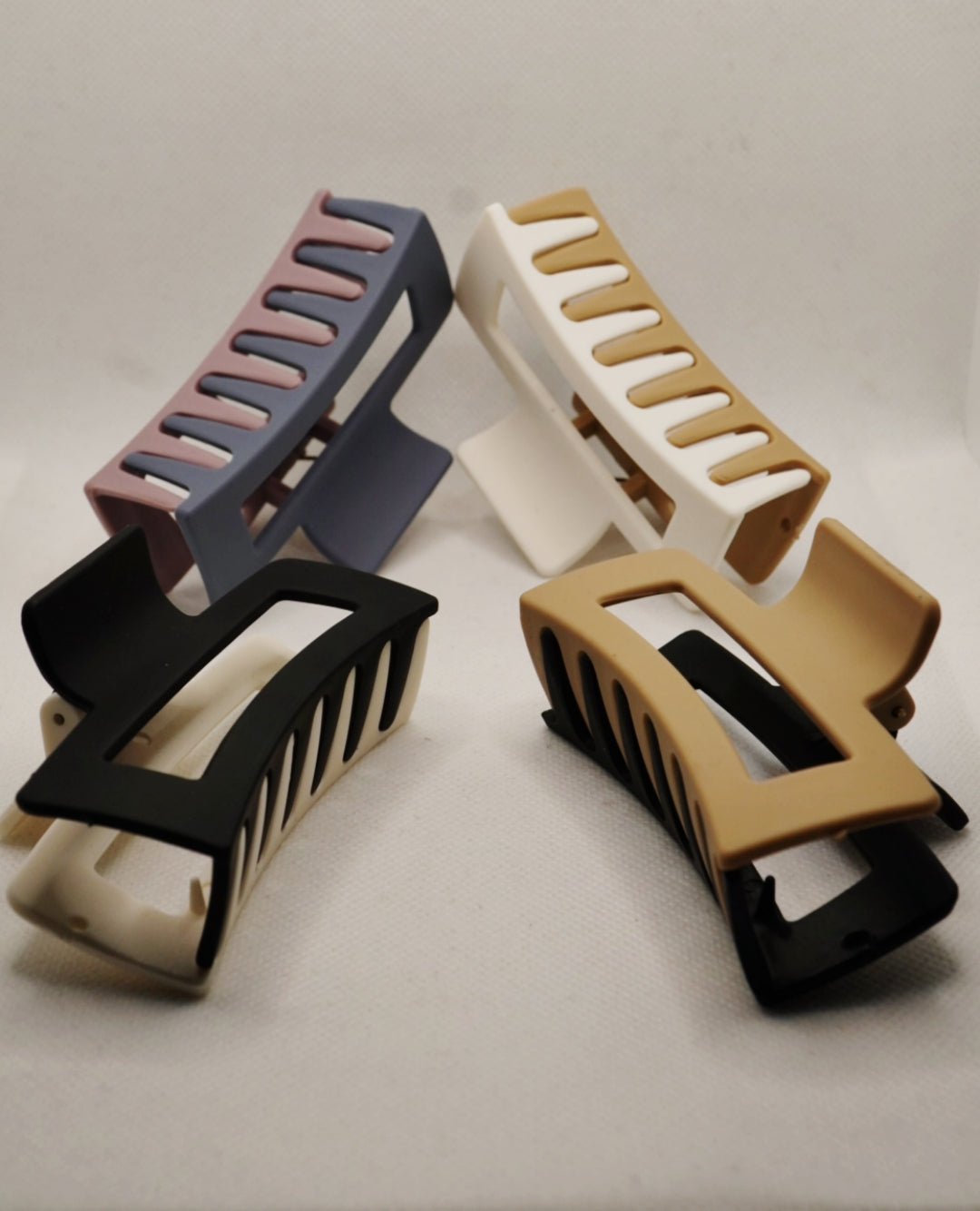 Rectangular Multicolour Large Hair Clutcher For Girls And Women